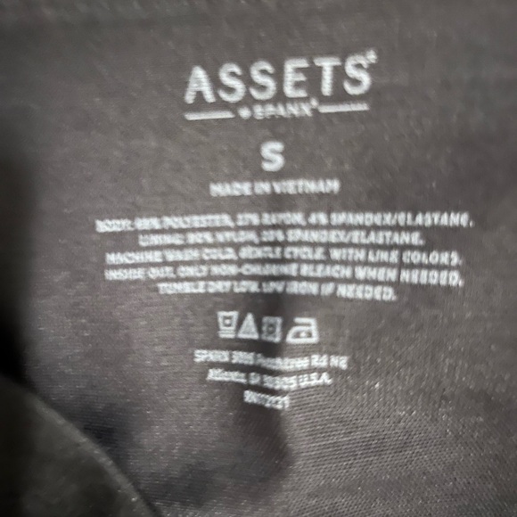Assets by Spanx Women's Classic Black Leggings - Picture 1 of 3